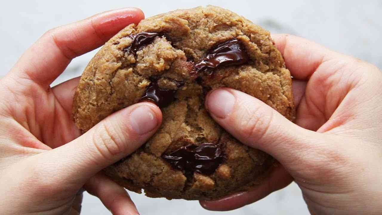 Vegan Chocolate Chip Cookies – Soft, Chewy, and Perfect - Vegan Recipes